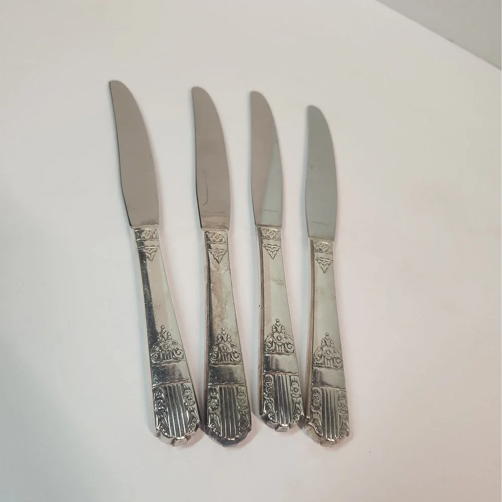Wm A Rogers Oneida Harmony 1938 Silverplate Dinner Knives x 4 VTG